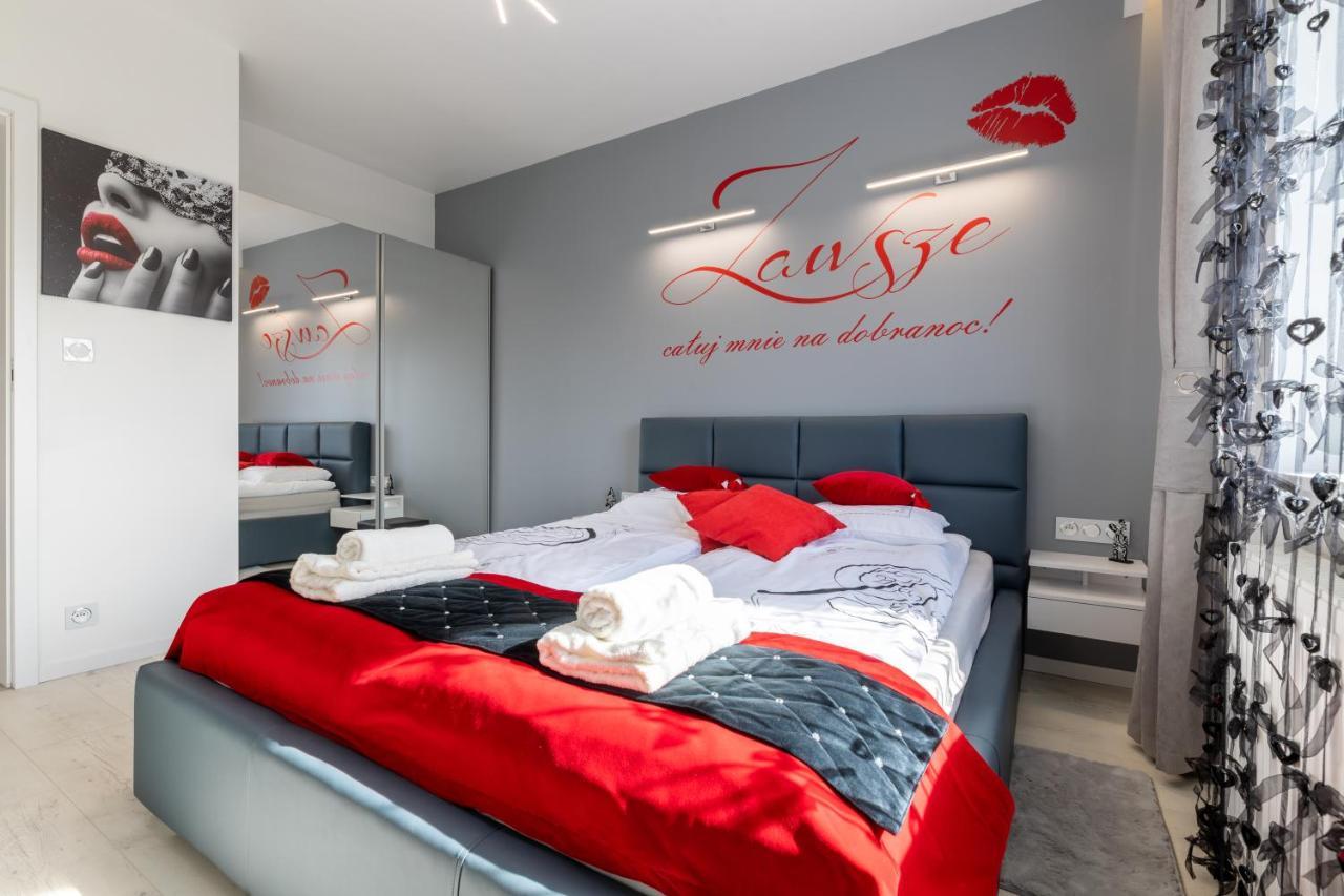 Leo Apartament Delux Устшики-Дольне Экстерьер фото